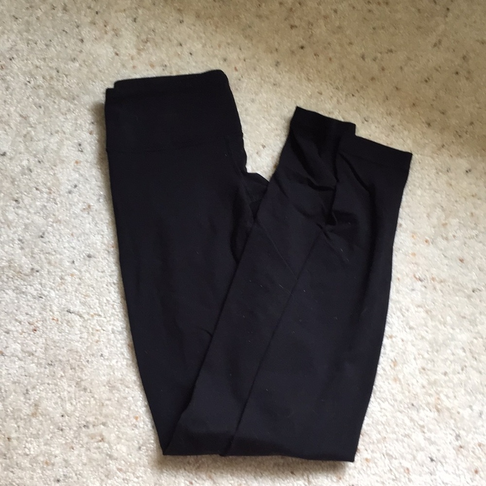Black lululemon leggings!